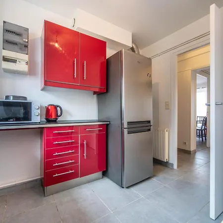 Warhol Vibes - Couleurs Et Confort Avec Garage Lejlighed Dijon