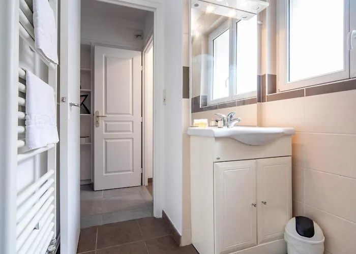 Warhol Vibes - Couleurs Et Confort Avec Garage * Ντιζόν