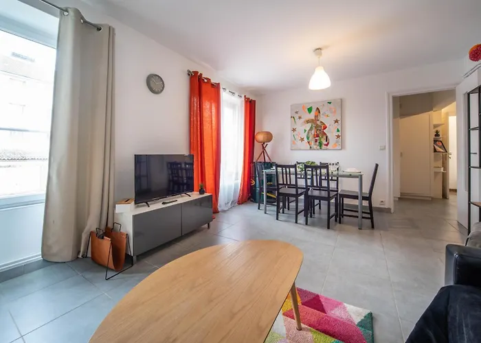 Warhol Vibes - Couleurs Et Confort Avec Garage ディジョン