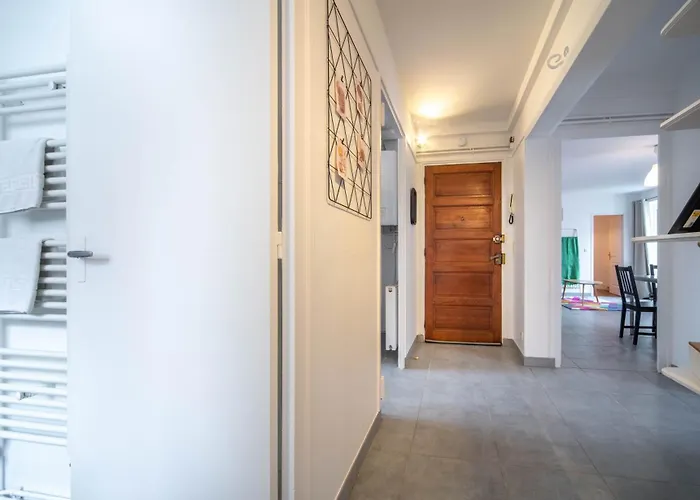 Warhol Vibes - Couleurs Et Confort Avec Garage